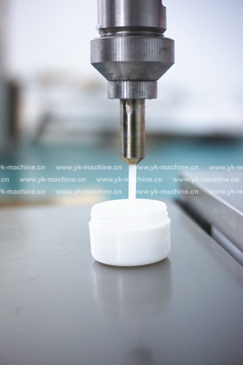 單灌機(jī)灌裝