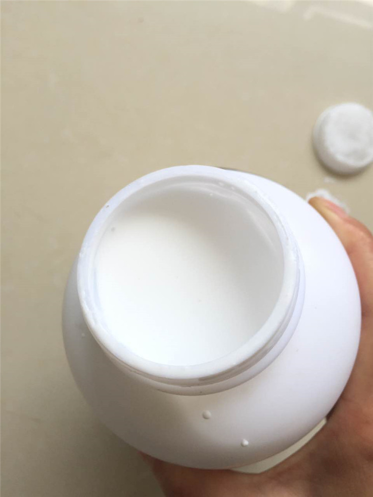 涂料乳化后的外觀